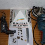 PM apreende drogas de homem que agrediu companheira, em Arcos