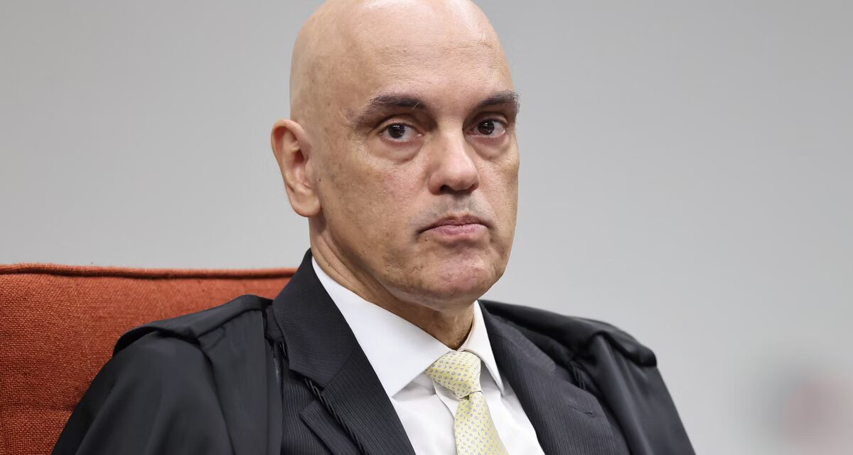 Moraes nega recurso, mantém condenação de Carla Zambelli e autoriza execução da pena