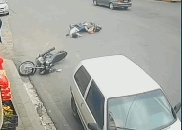 Colisão entre duas motos é registrada no bairro Nossa Senhora de Lourdes, em Formiga