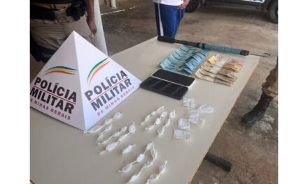 Suspeito é preso com drogas e R$ 2 mil, ao tentar atropelar policiais militares, em MG