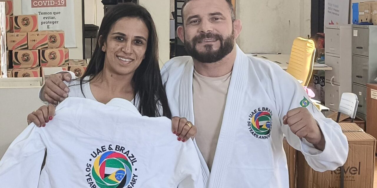 Mais de 480 quimonos específicos para a modalidade jiu-jitsu são doados ao Instituto Tatame do Bem pela Embaixada dos Emirados Árabes Unidos