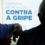 Mesmo com campanhas intensas, nem metade do público-alvo foi vacinado contra gripe em Minas