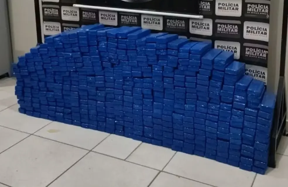 PM prende motorista que receberia R$ 10 mil para levar droga ao interior de MG