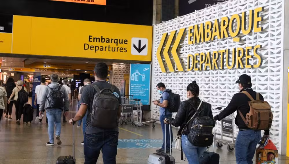 Operação da PM suspende decolagens no Aeroporto Internacional de SP, em Guarulhos