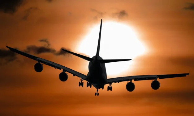 Petrobras aumenta preço do querosene de aviação em 2,8% a partir desta terça
