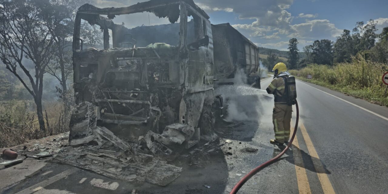 Bombeiros divulgam novas informações sobre incêndio em carreta e vegetação na BR-354