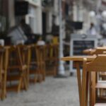 Fim do QR code? Bares e restaurantes podem ter que disponibilizar cardápios impressos em Minas