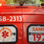 Idosa passa o carro por cima de crianças por acreditar ser entulho