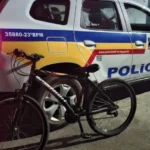 Homem assalta ciclista e é preso em Carmo do Cajuru; criminoso tem mais de 10 passagens