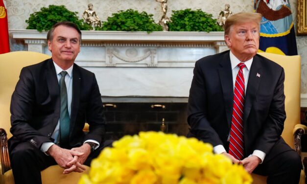 Trump defende Bolsonaro e diz que ex-presidente ‘não é culpado de nada’ e sofre ‘caça às bruxas’