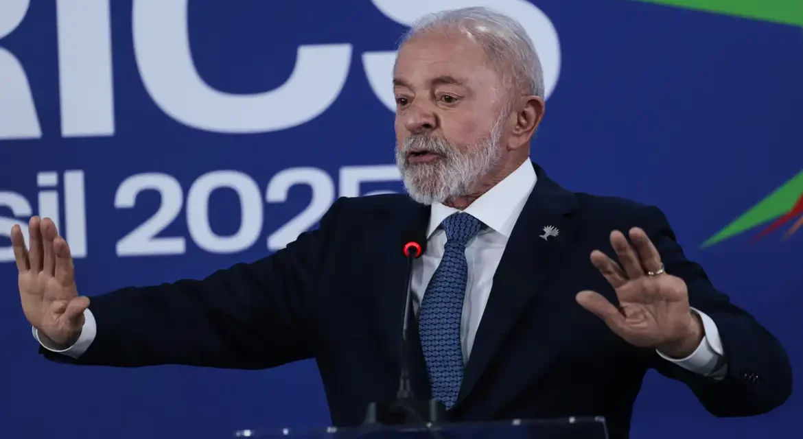 Lula diz que Brics seguirá discutindo alternativas ao dólar