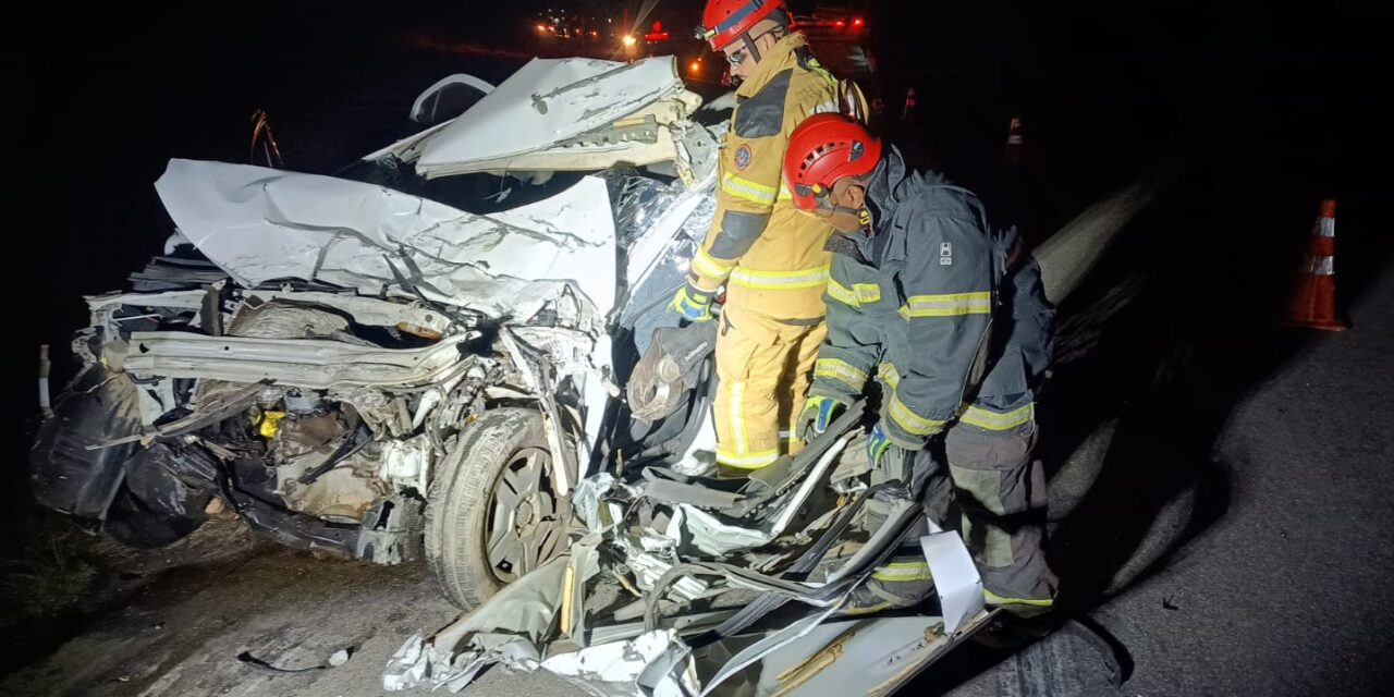 Colisão entre automóvel e ônibus na BR 494 em Carmo da Mata deixa um óbito