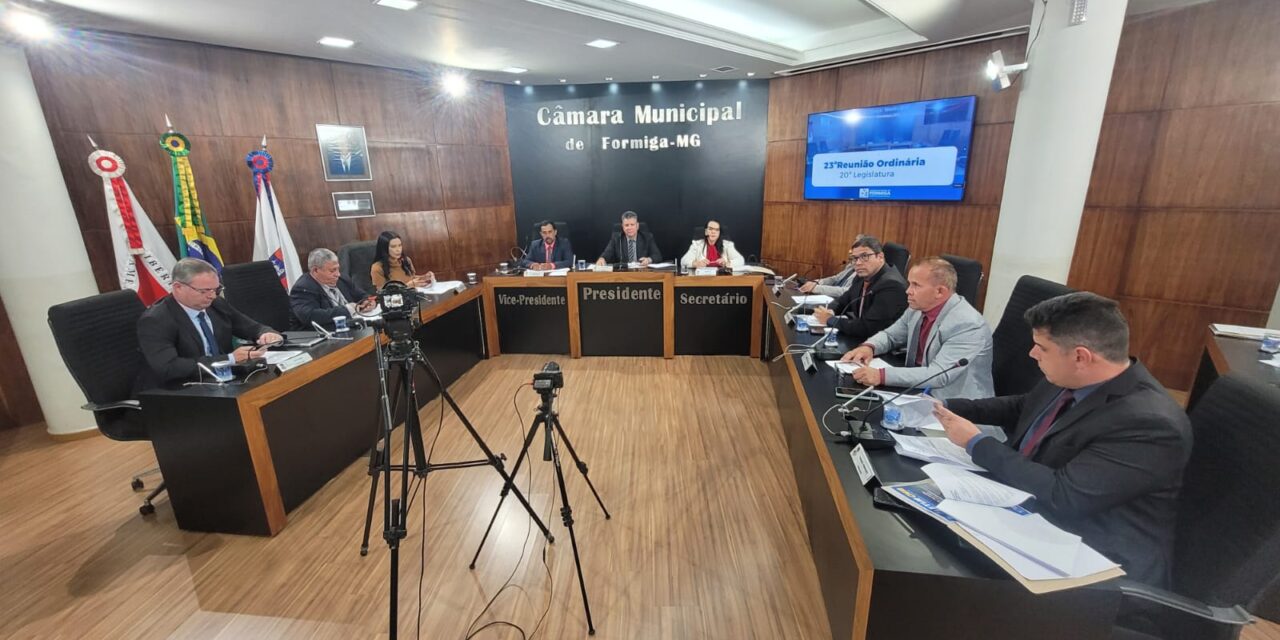 Câmara de Formiga aprova projetos sobre diárias de viagem e vale-alimentação por 6 votos a 3