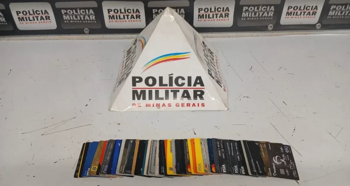 Homem é preso com 53 cartões bancários em evento de rock em Divinópolis