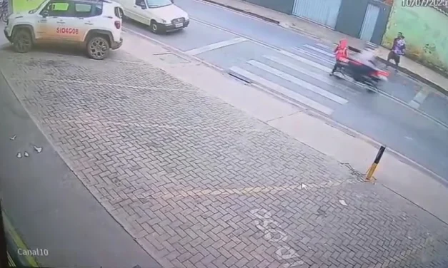 Mulher atropela menino na faixa de pedestre e é agredida pelo pai da criança em Itabira