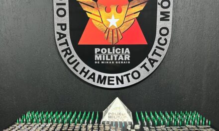 Adolescentes são apreendidos com crack, cocaína e maconha no Morro do Papagaio