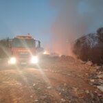 Incêndio em aterro sanitário mobiliza Bombeiros, em Itapecerica