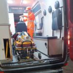 Jovem de 19 anos sofre grave acidente de moto e é encaminhado para sala vermelha, em Formiga