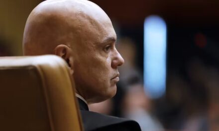 Em decisão sobre Bolsonaro, Moraes destaca: ‘Justiça é cega, mas não é tola’