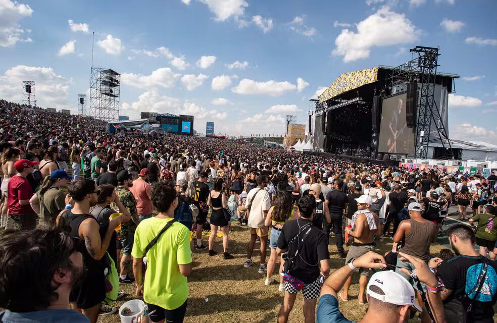 Mineira vai receber indenização de quase R$ 8 mil por mudanças na programação do Lollapalooza