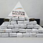 Polícia Militar apreende 29 barras de maconha em veículo na entrada de Arcos