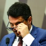 Marcos do Val ignora STF e viaja para os Estados Unidos apesar de bloqueio do passaporte diplomático