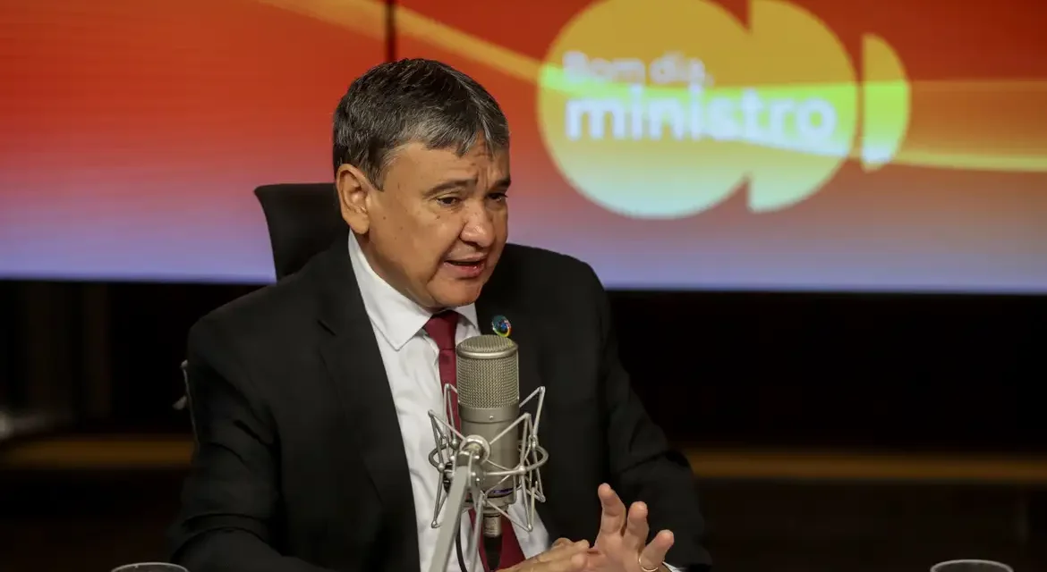 Tarifaço pode desequilibrar mercado interno no Brasil, alerta ministro