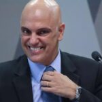 Moraes reforça proibição do uso de redes sociais por Bolsonaro e alerta para risco de prisão