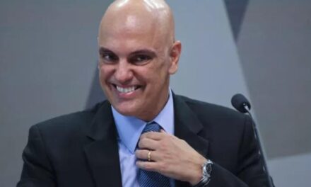 Moraes reforça proibição do uso de redes sociais por Bolsonaro e alerta para risco de prisão