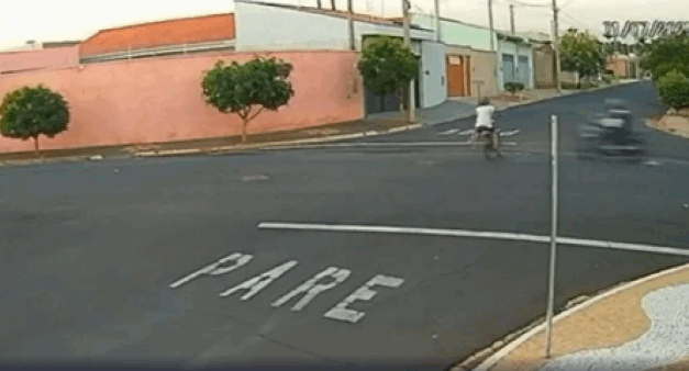 Criança de 9 anos que estava em bike motorizada morre em batida em SP