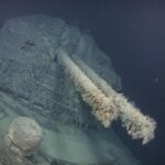 Navio japonês utilizado na Segunda Guerra Mundial é encontrado ainda armado no fundo do mar