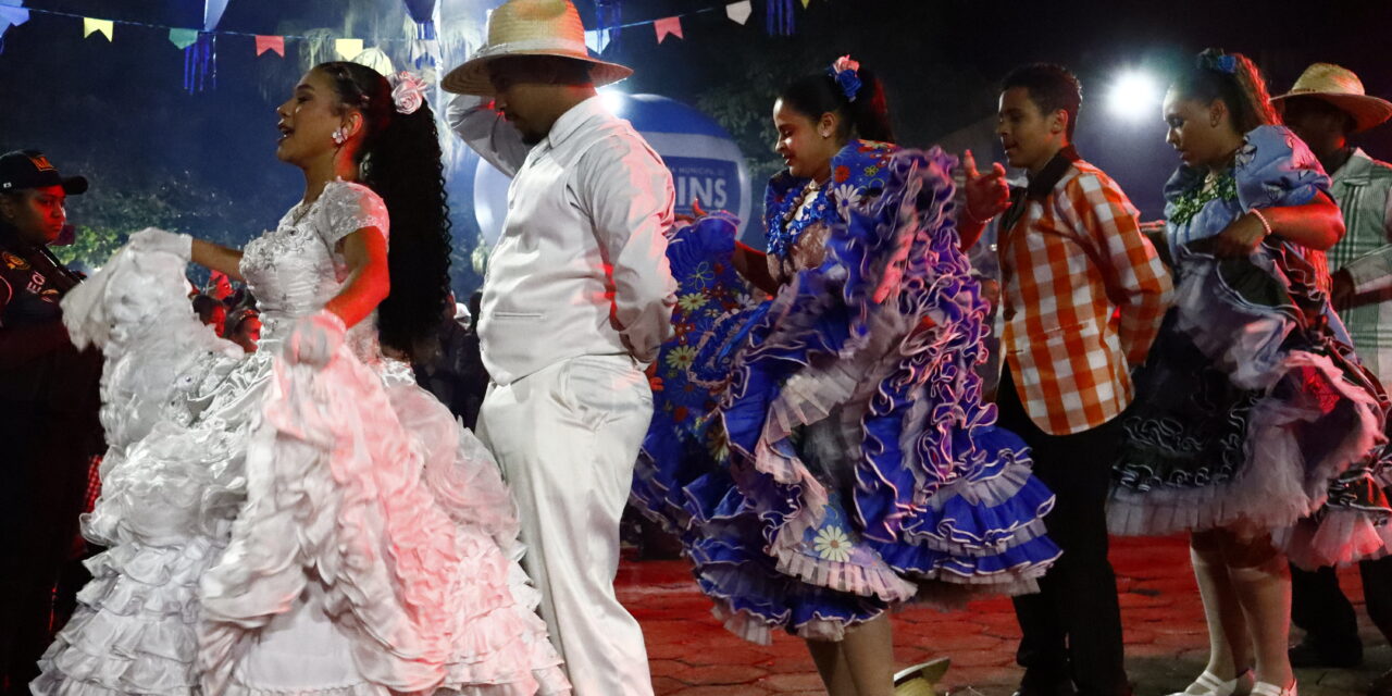 1º Arraiá dos Paim leva alegria, dança e tradição à população