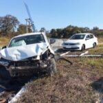 Acidente entre dois carros é registrado no trevo de acesso a Perdigão