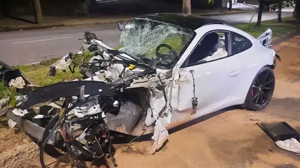 Motorista do Porsche que capotou e matou o amigo diz que não lembra de nada