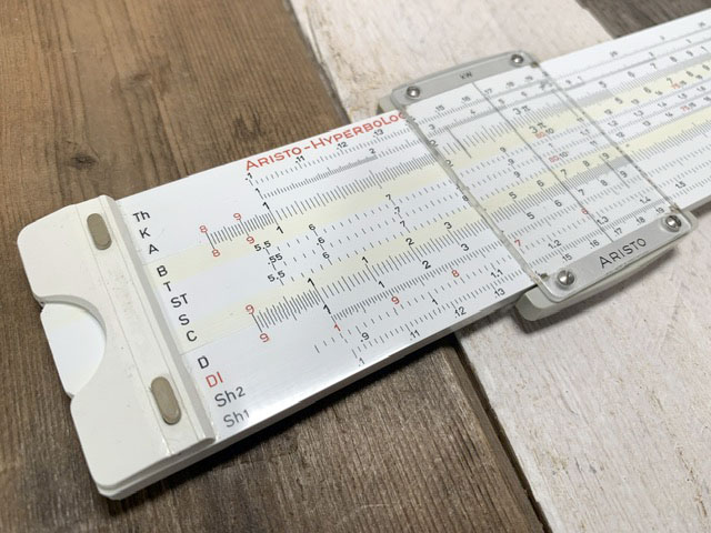 E por falar em eletrônica… Réguas de Cálculo Aristo