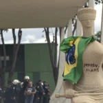 Moraes autoriza assistência religiosa para mulher que pichou estátua