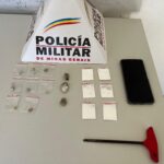 Dois jovens são presos por tráfico de drogas e furto de motocicleta em São Sebastião do Oeste