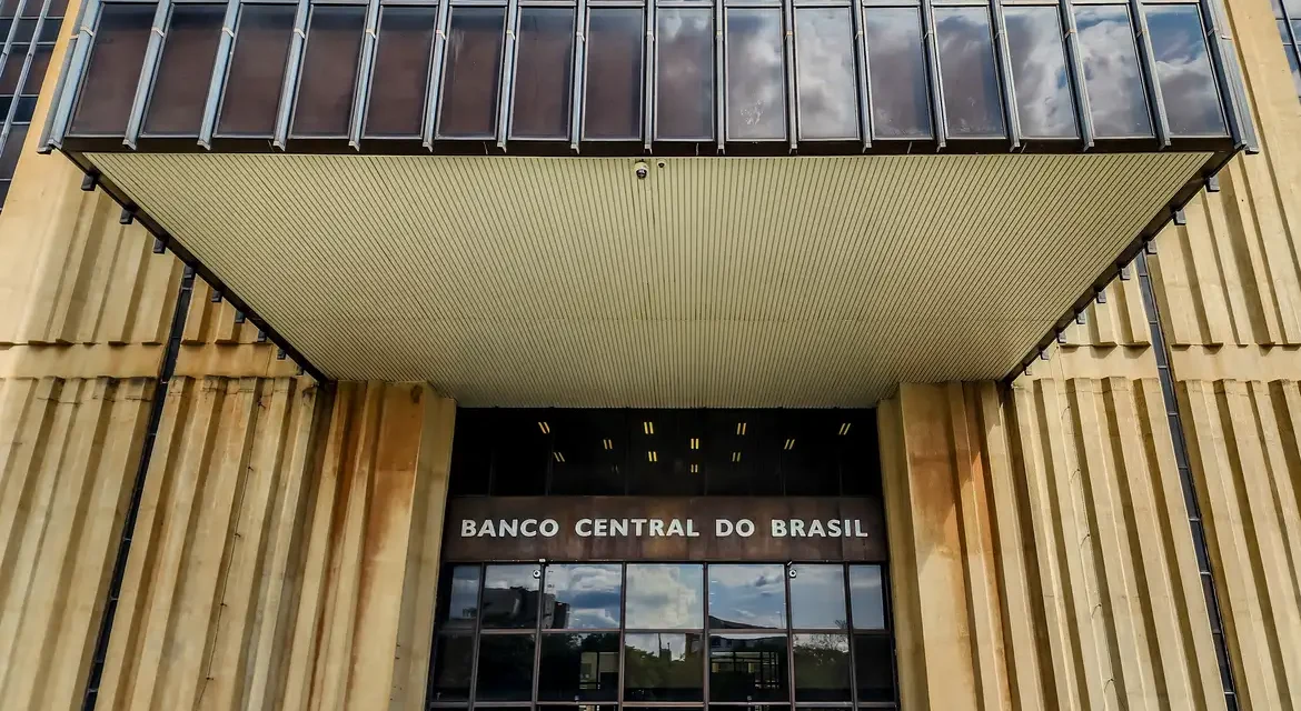 Copom decide nesta quarta-feira se pausa ciclo de alta na Taxa Selic