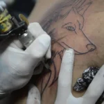 CFM proíbe anestesia para a realização de tatuagens