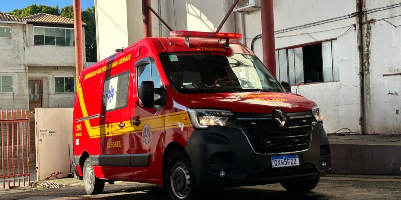 Idoso busca ajuda no quartel dos Bombeiros após queda da própria altura, em Formiga