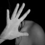 Mulher é obrigada a se prostituir para sustentar vício do companheiro em drogas