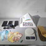 PM apreende arma e drogas com irmãos em Formiga