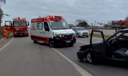 Capotamento na MG-050 deixa homem de 36 anos inconsciente, em Divinópolis
