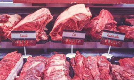 Açougueira é demitida por pesar picanha com preço de coxão mole para ‘conhecido’