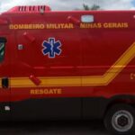 Bombeiros socorrem vítima de queda de própria altura em Formiga