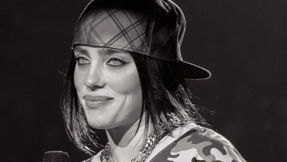 O motivo inusitado que fez Billie Eilish cancelar shows no Brasil