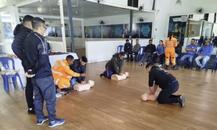 Country Clube de Formiga capacita colaboradores com palestra de primeiros socorros do Corpo de Bombeiros