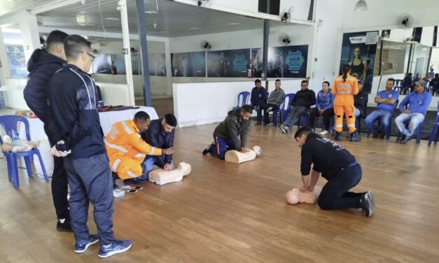 Country Clube de Formiga capacita colaboradores com palestra de primeiros socorros do Corpo de Bombeiros