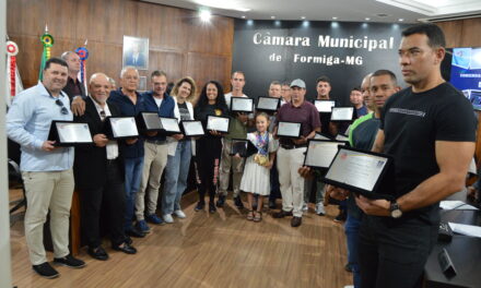 Câmara aprova crédito suplementar para a saúde e homenageia esportistas com a Comenda Henrique Frade