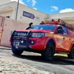 Bombeiros resgatam jovem em parada cardiorrespiratória dentro de banheiro, em Campo Belo